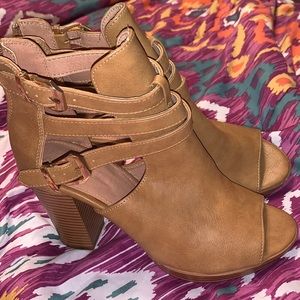 Charlotte Russe Luciana Heel size 8